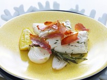 Snapper with onion and prosciutto