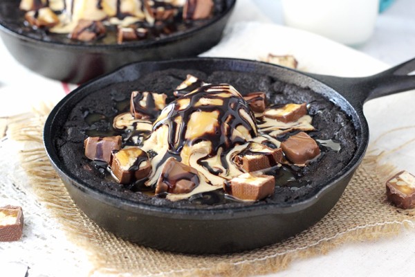 Snickers chocolate chip skillet cookie
