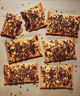 Snickers pocket pastries