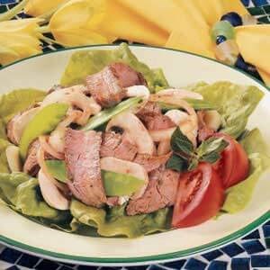 Snow peas and beef salad