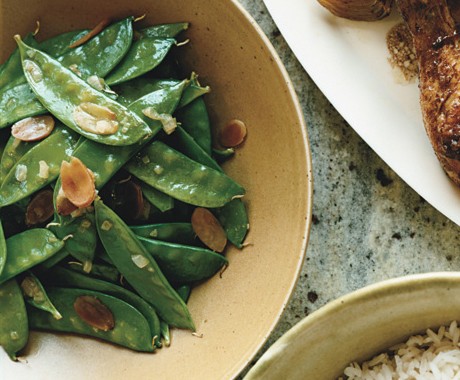 Snow peas with toasted almonds