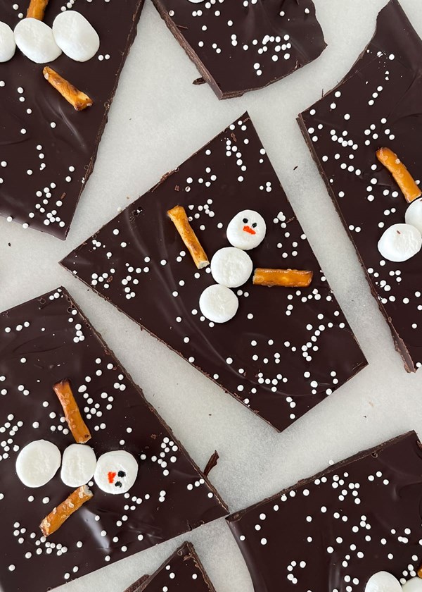 Snowman chocolate bark 
