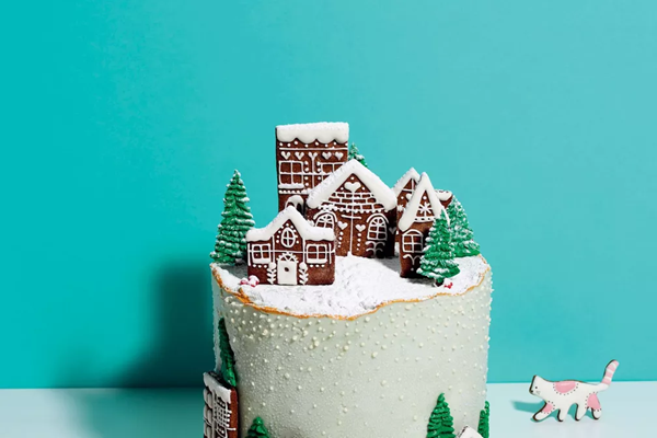 Snowy Christmas cake