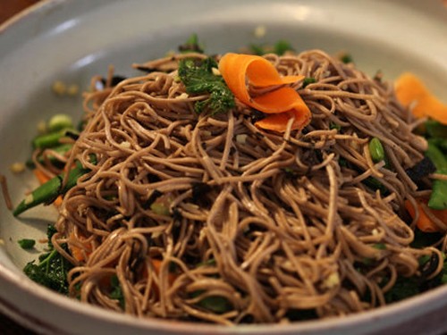 Soba noodle salad
