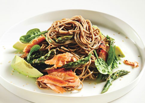 Soba noodle salad with salmon and asparagus