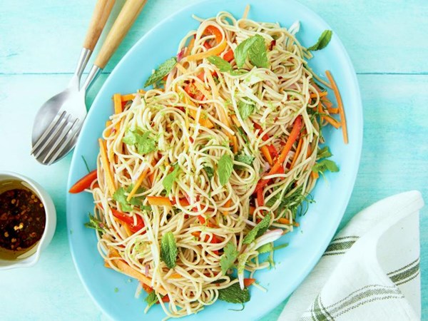 Soba noodle-vegetable salad