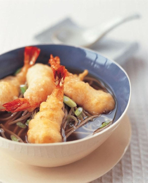 Soba noodles in hot broth with tempura prawns