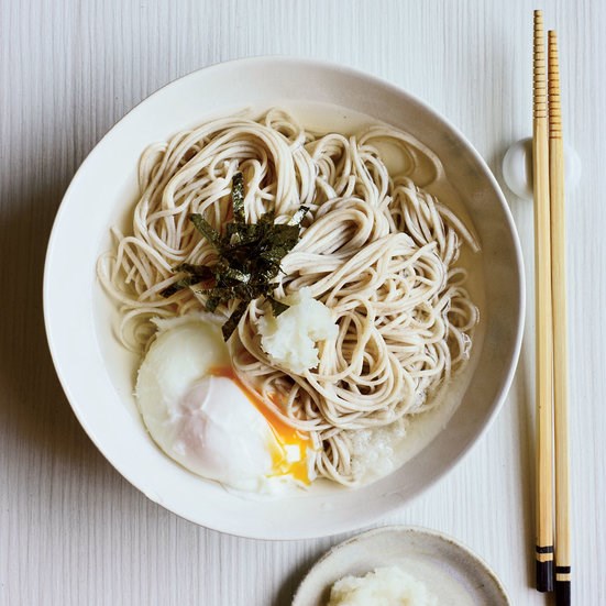 Soba noodles with poached egg