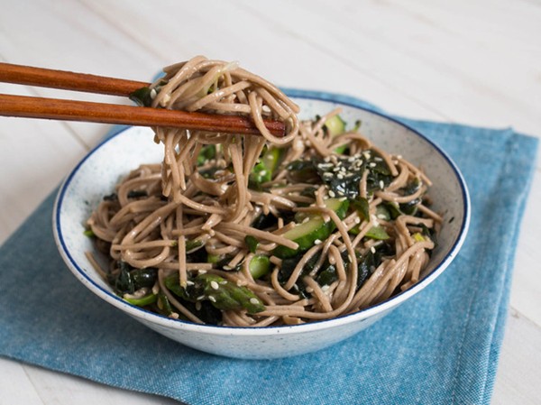 Soba salad with seaweed, cucumbers, and asparagus
