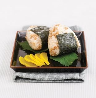 Soboro onigiri