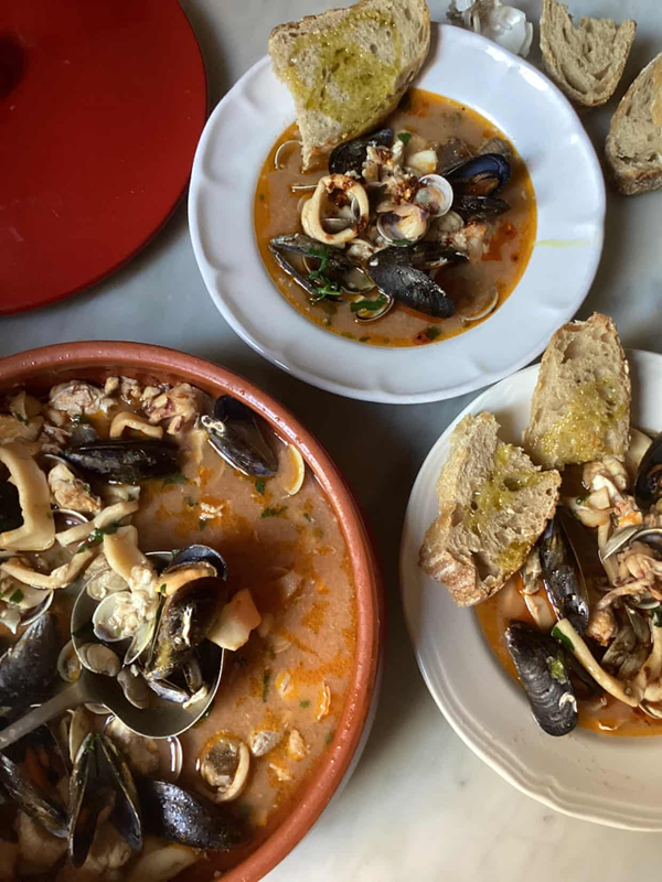 Sociable fish stew (cacciucco)