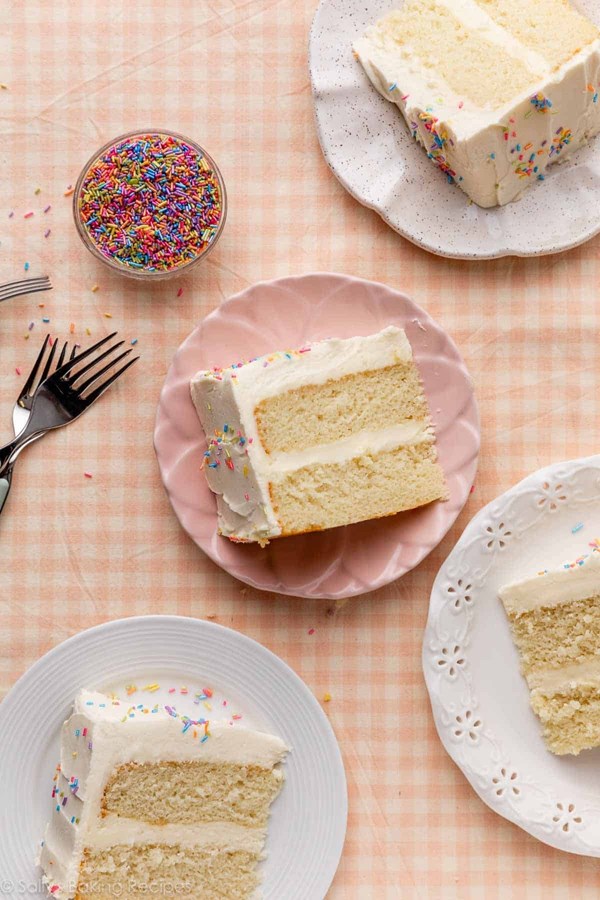 Soft & moist white vanilla cake
