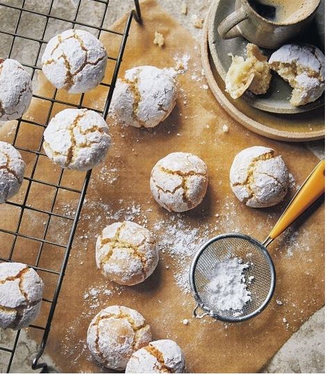 Soft amaretti cookies