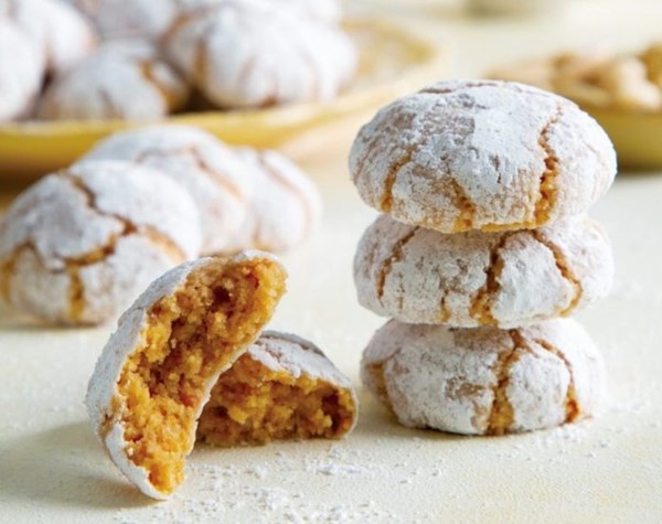 Soft amaretti cookies