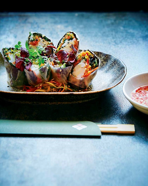 Soft and fragrant rolls with goy chay vegetables