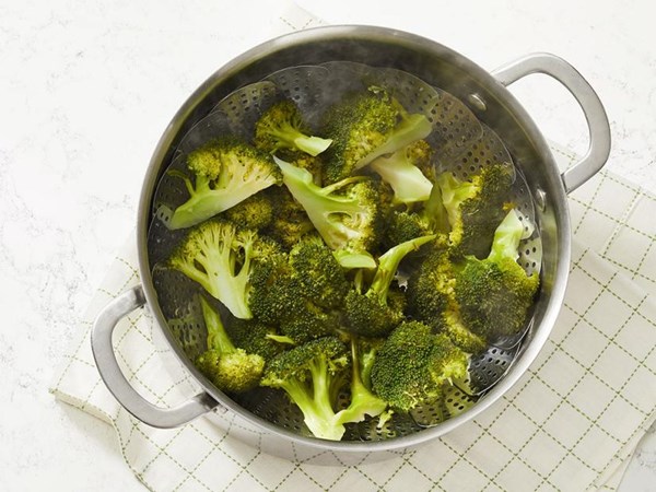 Soft buttered broccoli 