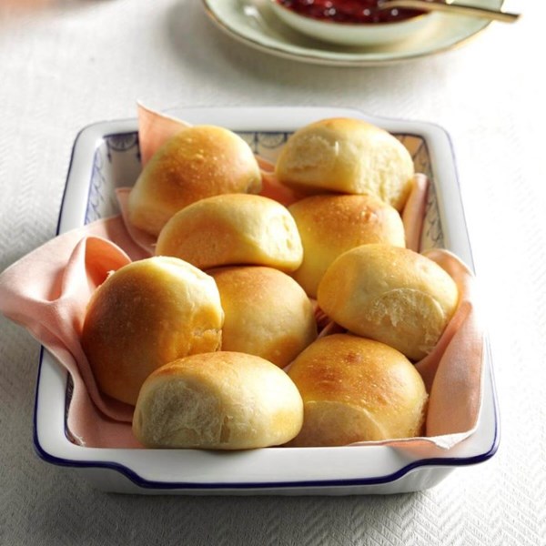 Soft buttermilk dinner rolls