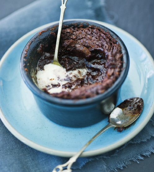 Soft chocolate mini cakes