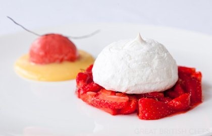 Soft lemon meringue with Sweet Eve strawberry salad