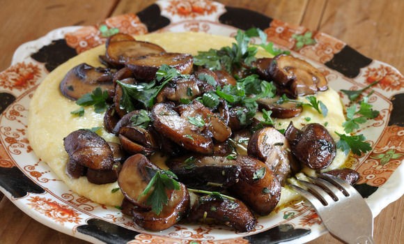 Soft polenta with sauteed mushrooms