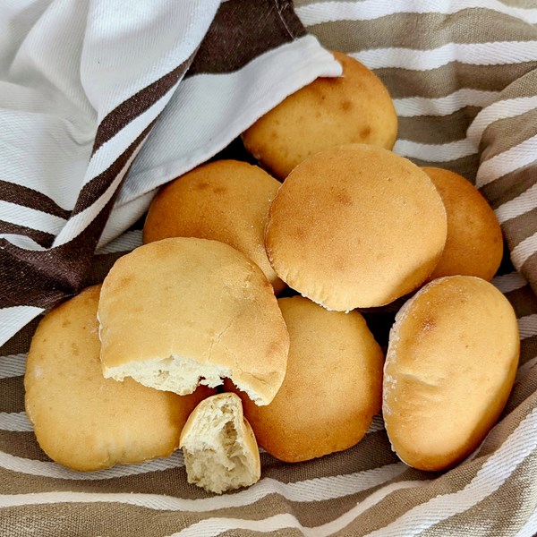 Soft potato bread (Cozzula muddizzosa)