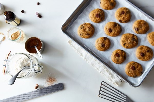 Soft pumpkin chocolate chip cookies