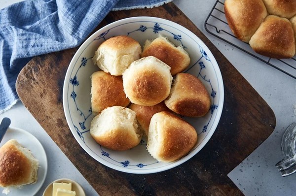 Soft sourdough rolls