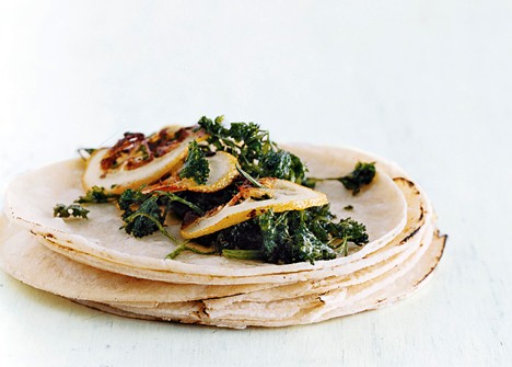 Soft tacos with fried parsley and lemon