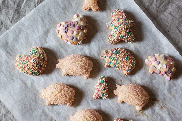 Soft Tuscan cut-out cookies (Befanini)