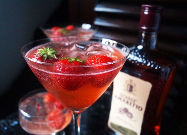Soiree Amaretto & strawberry shrub