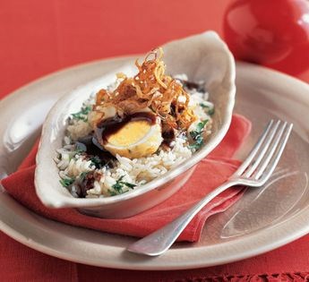 Son-in-law eggs with crispy shallots (Kai leuk koey)