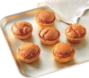 Souffles in hazelnut cups