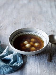 Soup with bread gnocchi (Minestra mariconda)
