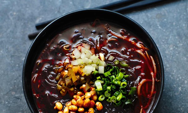 Sour-&-hot sweet potato noodles (Suanla fen)