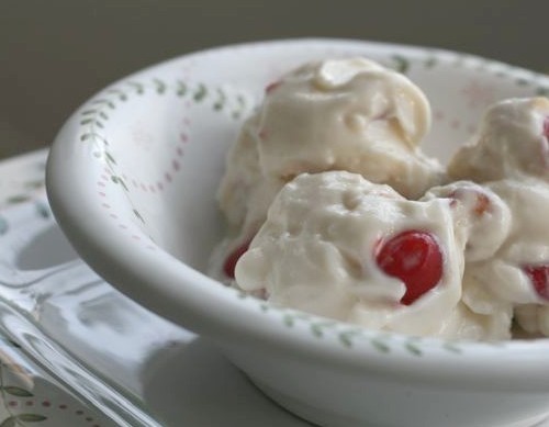 Sour cherry frozen yogurt