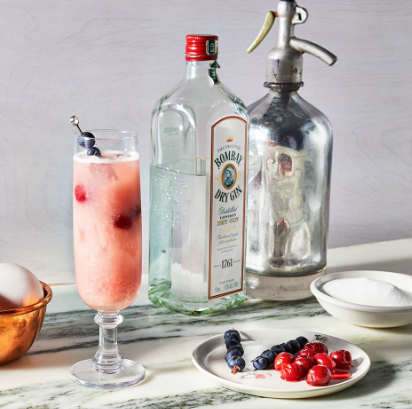 Sour cherry gin fizz
