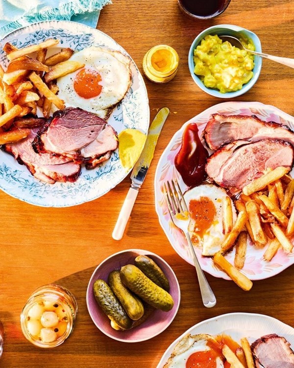 Sour cherry ham, egg and proper oven chips