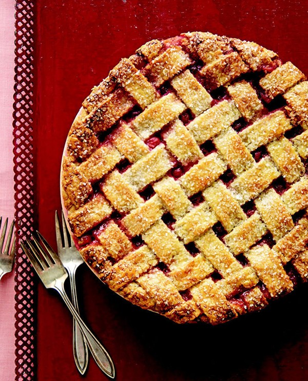 Sour cherry pie