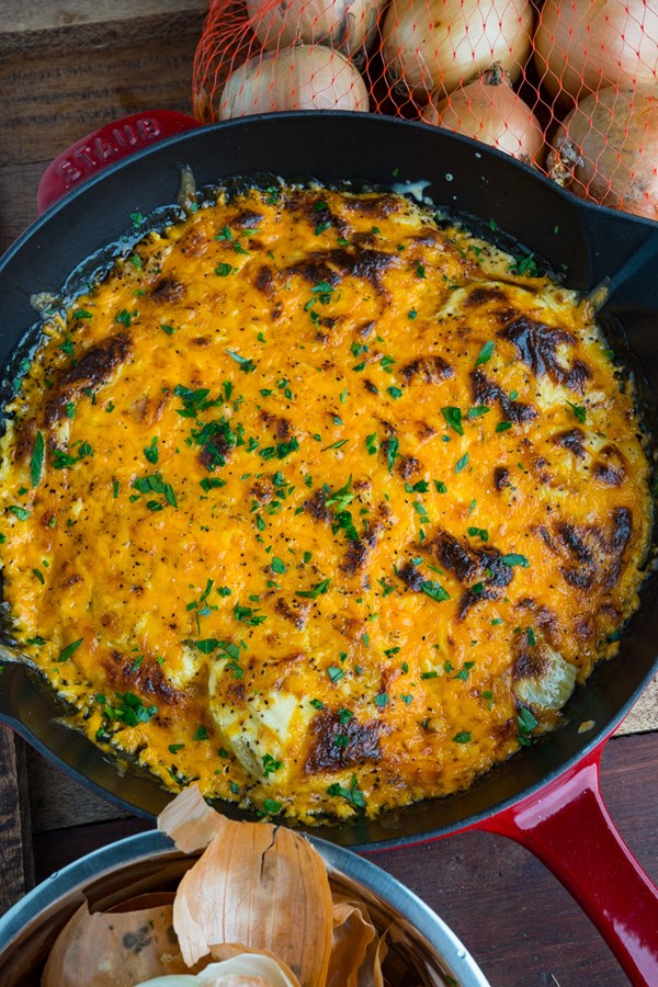 Sour cream and cheddar roasted onions