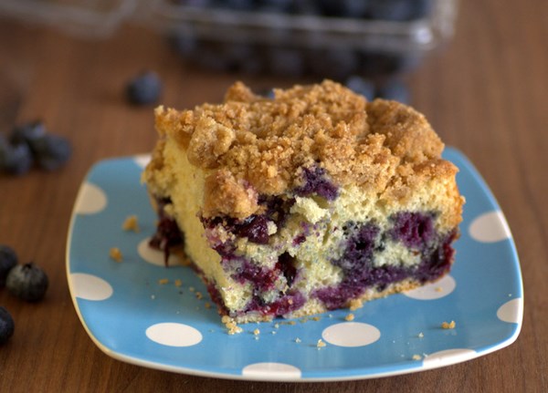 Sour cream blueberry coffee cake with brown sugar streusel