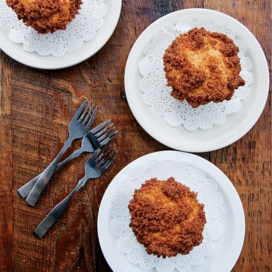 Sour cream coffee cake muffins