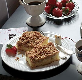 Sour cream coffeecake with brown sugar streusel