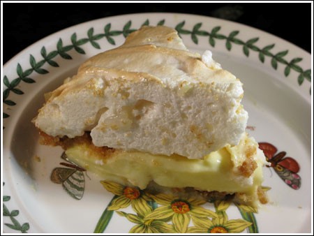 Sour cream lemon meringue pie