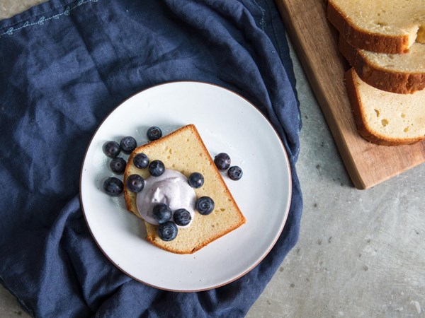Sour cream pound cake