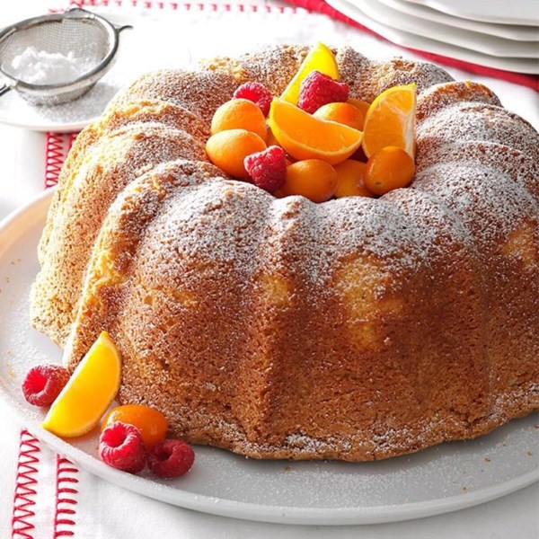 Sour cream pound cake 
