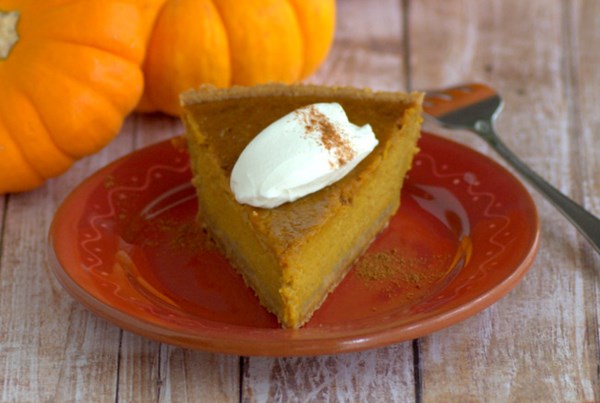 Sour cream pumpkin pie
