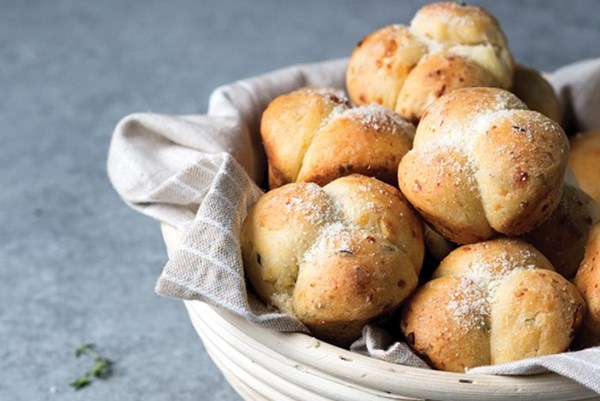 Sour cream rolls
