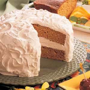 Sour cream spice cake