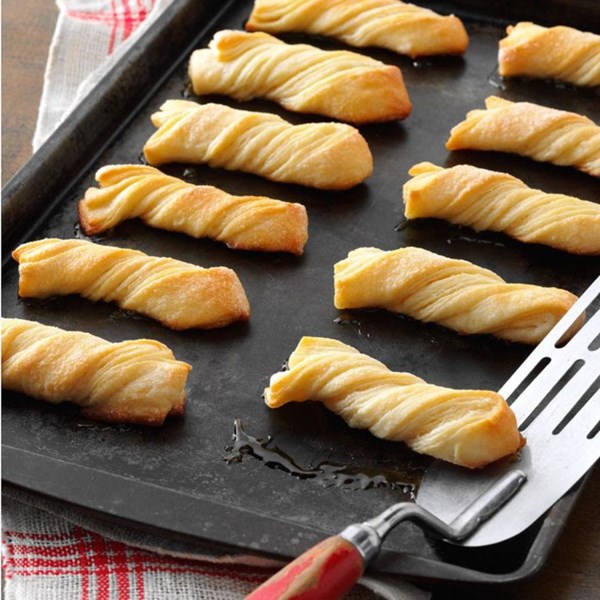 Sour cream twists