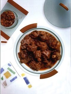 Sour hot oxtail stew (Buntut asam pedas)